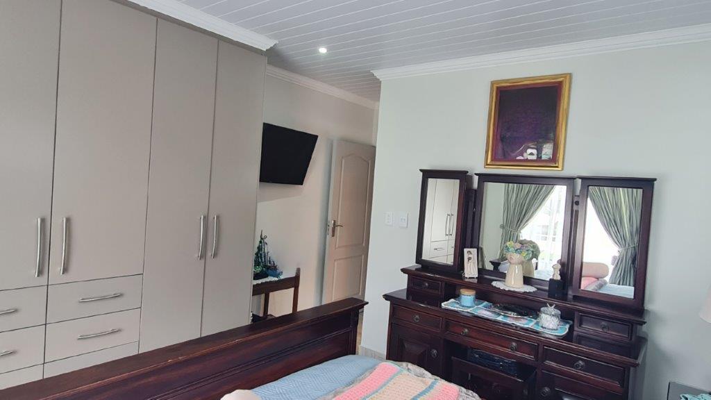 2 Bedroom Property for Sale in Dana Bay Western Cape